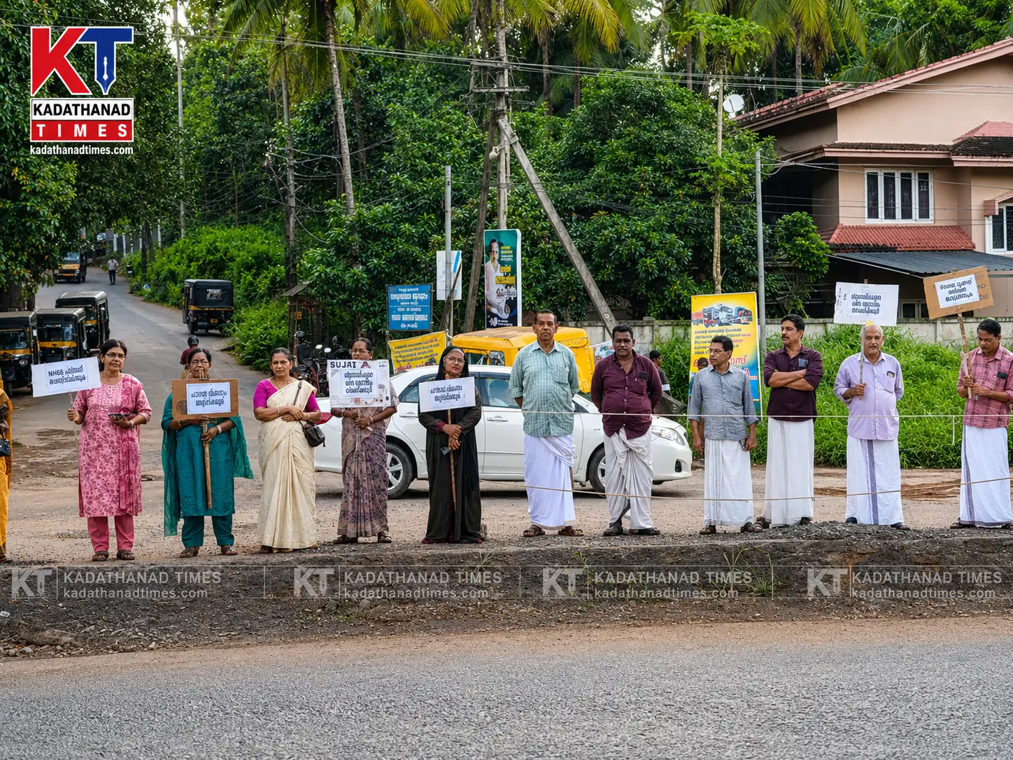 ഹാർബർ മുക്കാളിയിൽ അടിപ്പാതയ്ക്കായി 60-ാം ദിവസം നിൽപ്പ് സമരം