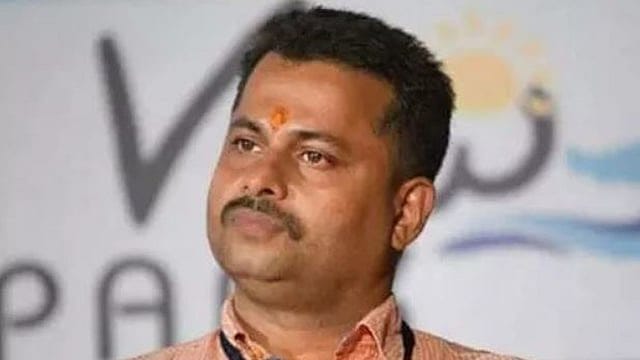 പാലത്തായി പോക്സോ കേസ്: ‘വിധിയൽ പിഴവ്, മൊഴികളിൽ വൈരുധ്യം’; പത്മരാജന്റെ ശിക്ഷ മരവിപ്പിച്ചു, ഹൈക്കോടതി ജാമ്യം അനുവദിച്ചു