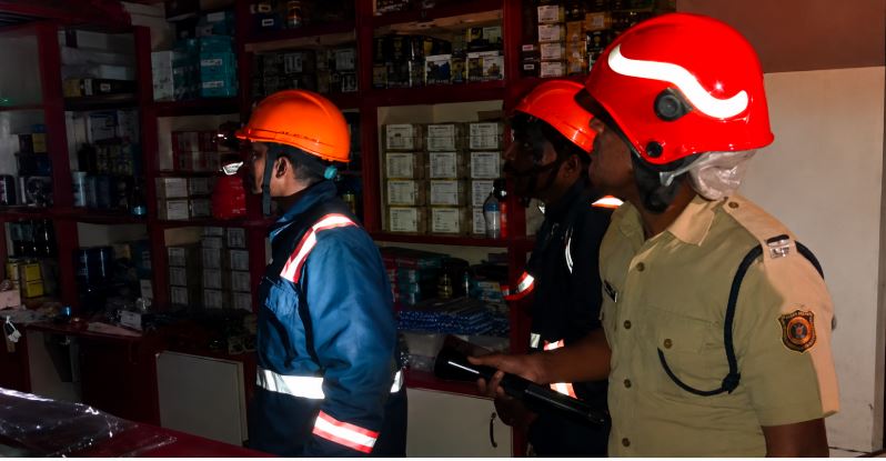 vatakara vadaara new bustand ply wood shop fire feature