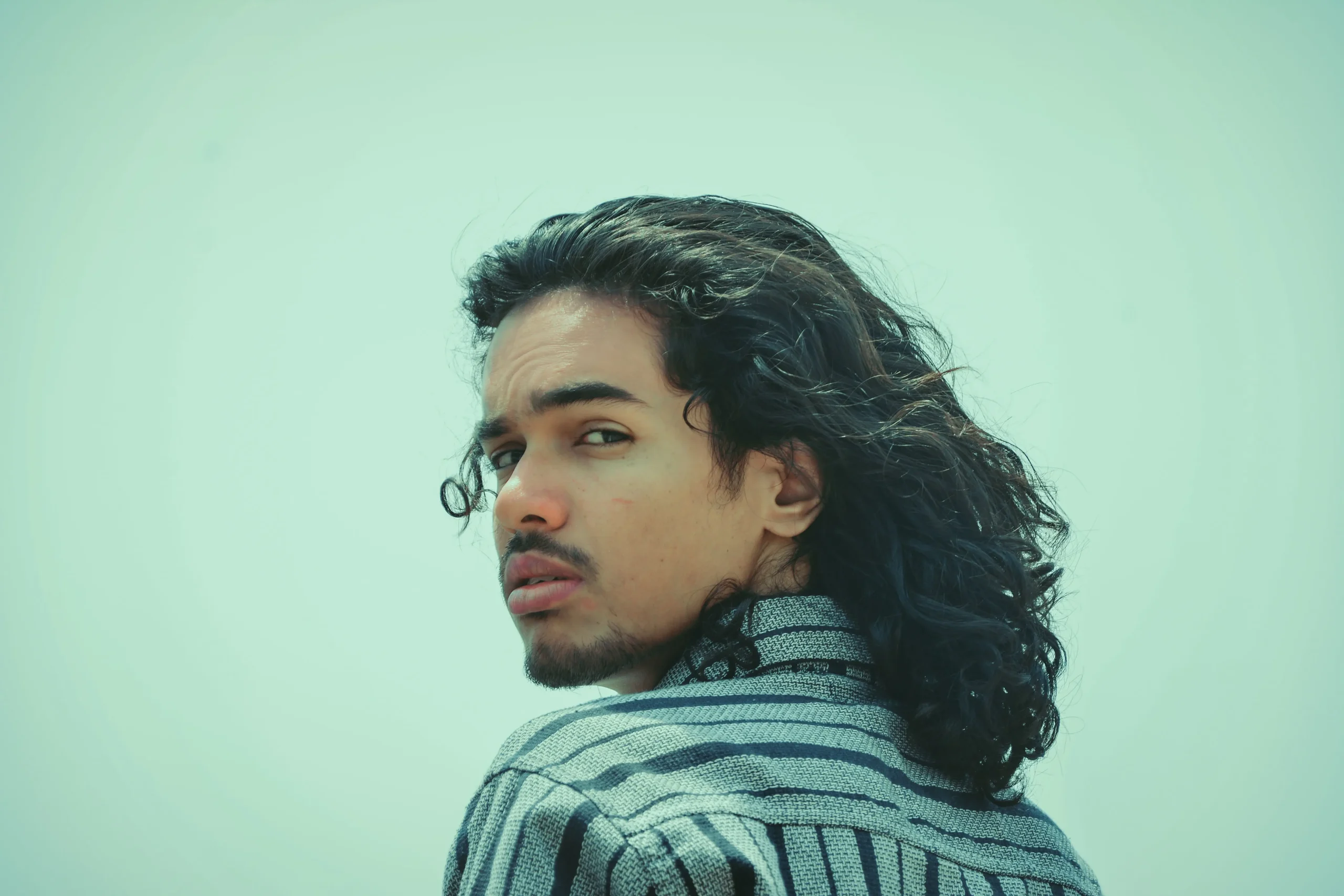 ആൺകുട്ടികൾക്കും മുടി നീട്ടിവളർത്താം; വിദ്യാലയങ്ങളിൽ വിവേചനം പാടില്ലെന്ന് ബാലാവകാശ കമ്മീഷൻ